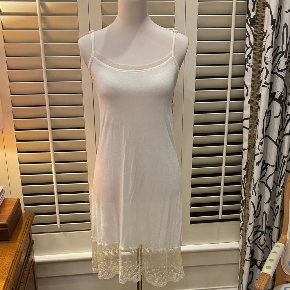 Elegant White Lace Trim Nightgown